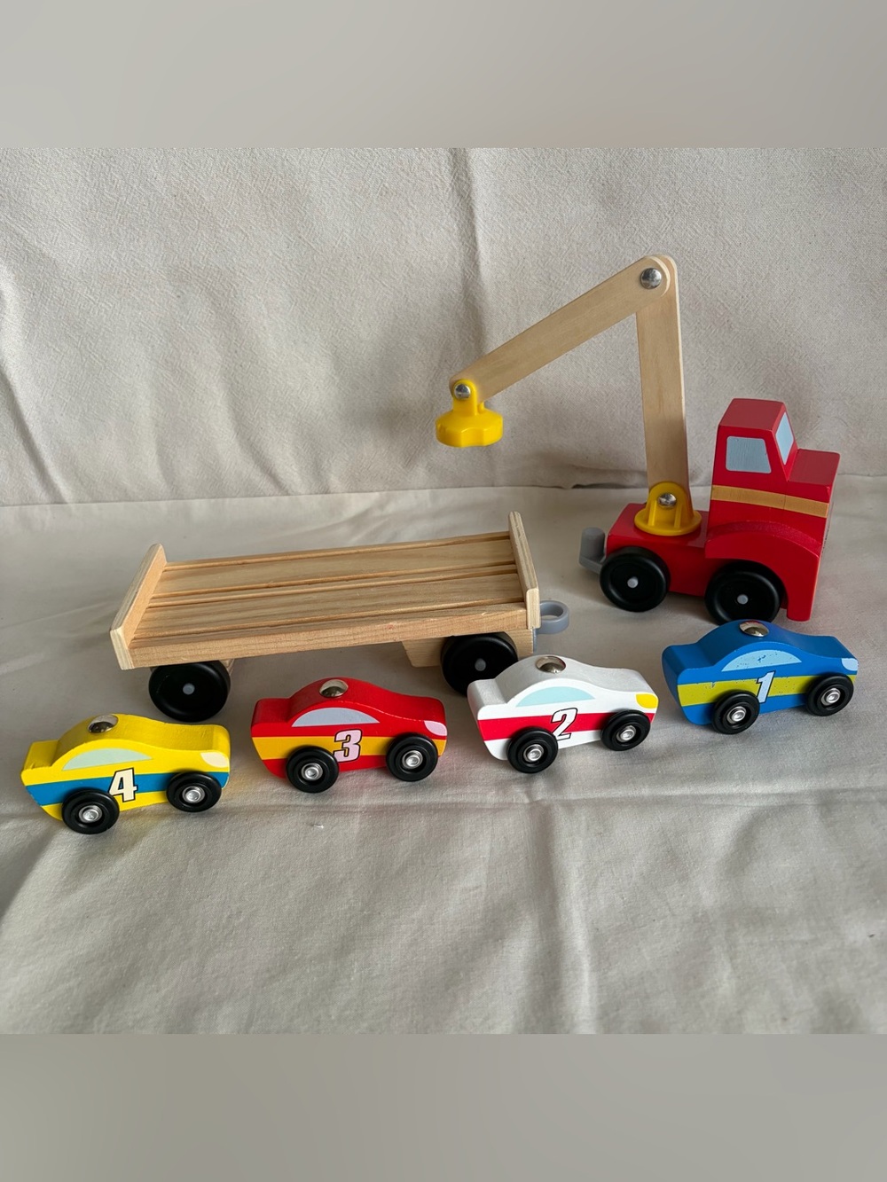 Melissa & Doug Magnetic Car Loader Wooden Toy Set with 4 Racecars
